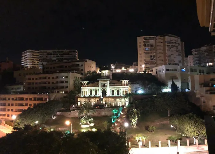 Дом отдыха Luxury Bajondillo Beachfront